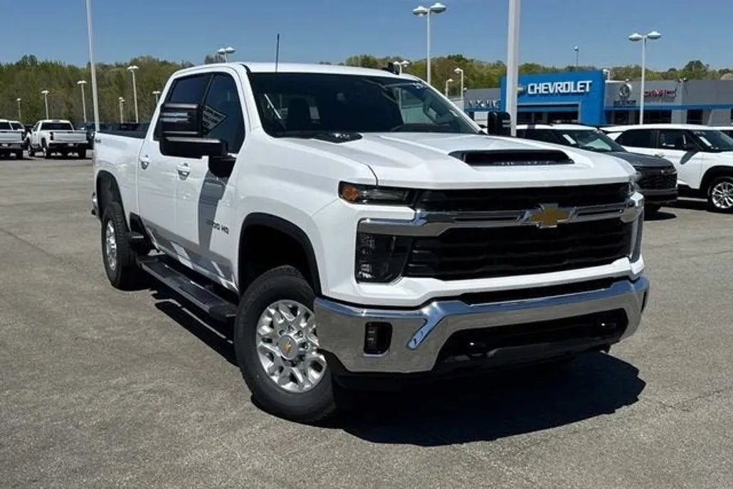 2025 Chevrolet Silverado 2500HD LT photo 1