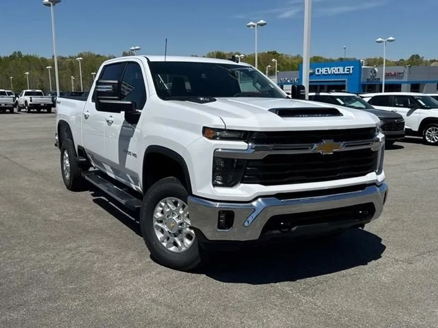2025 Chevrolet Silverado 2500HD LT photo 1