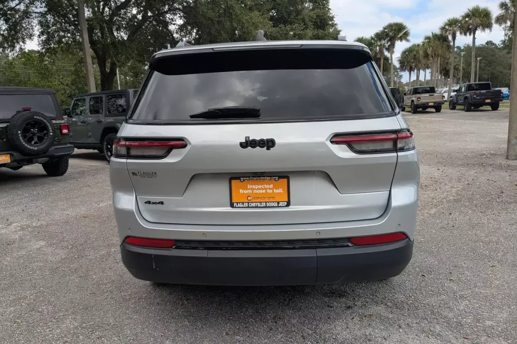 2024 Jeep Grand Cherokee Altitude photo 1