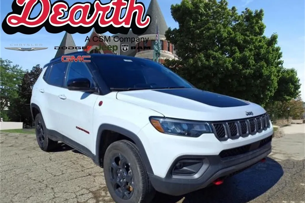 2023 Jeep Compass Trailhawk photo 1