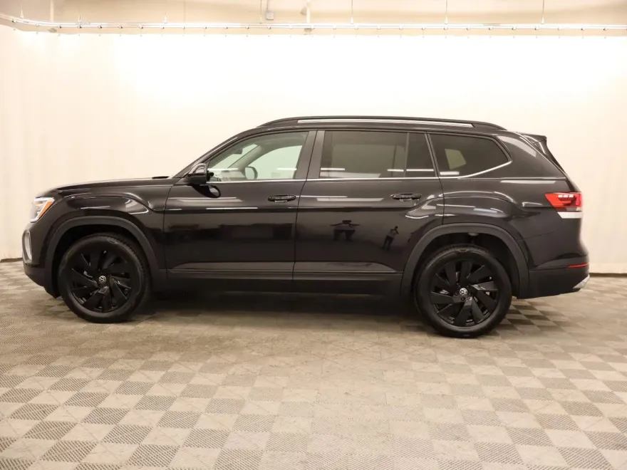 2026 Volkswagen Atlas SE Technology photo 1