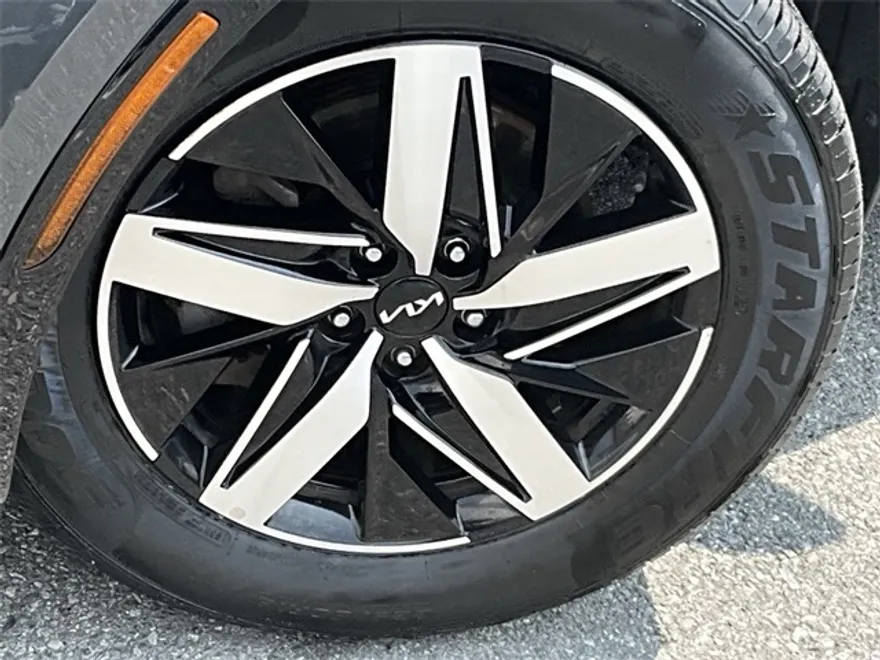 2022 Kia Sorento S photo 1