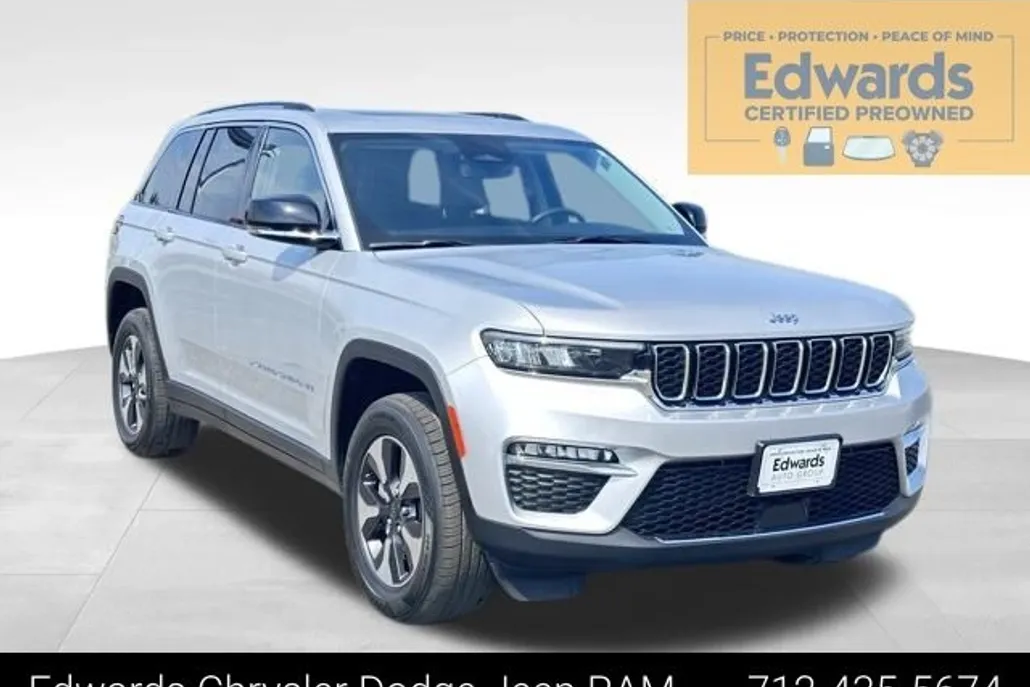 2023 Jeep Cherokee 4xe photo 1