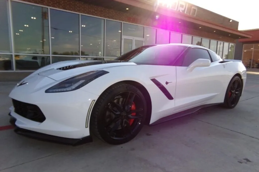 2016 Chevrolet Corvette 2LT Z51 Coupe photo 1