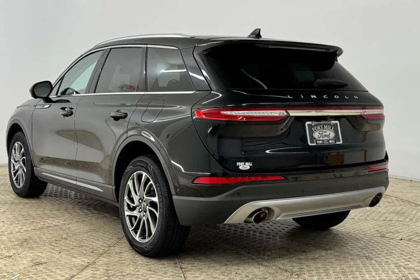 2022 Lincoln Corsair Standard photo 1