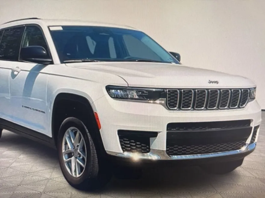 2023 Jeep Grand Cherokee Limited photo 1
