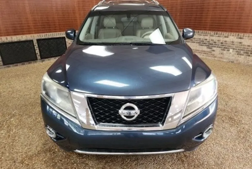 2013 Nissan Pathfinder SL photo 1