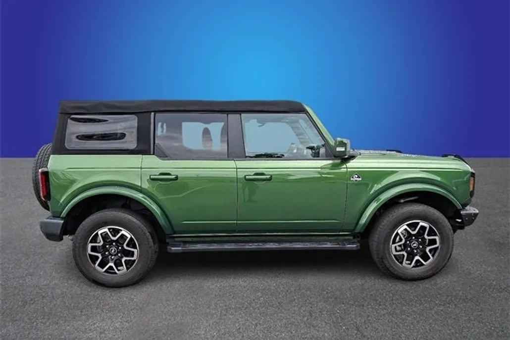2022 Ford Bronco Outer Banks photo 1