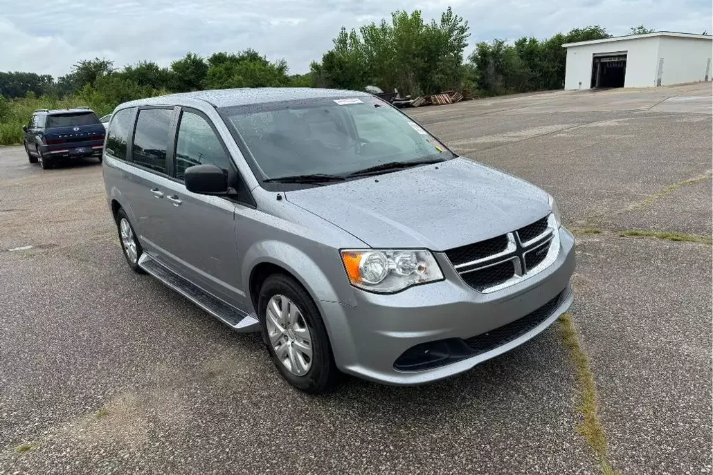 2018 Dodge Grand Caravan SE photo 1