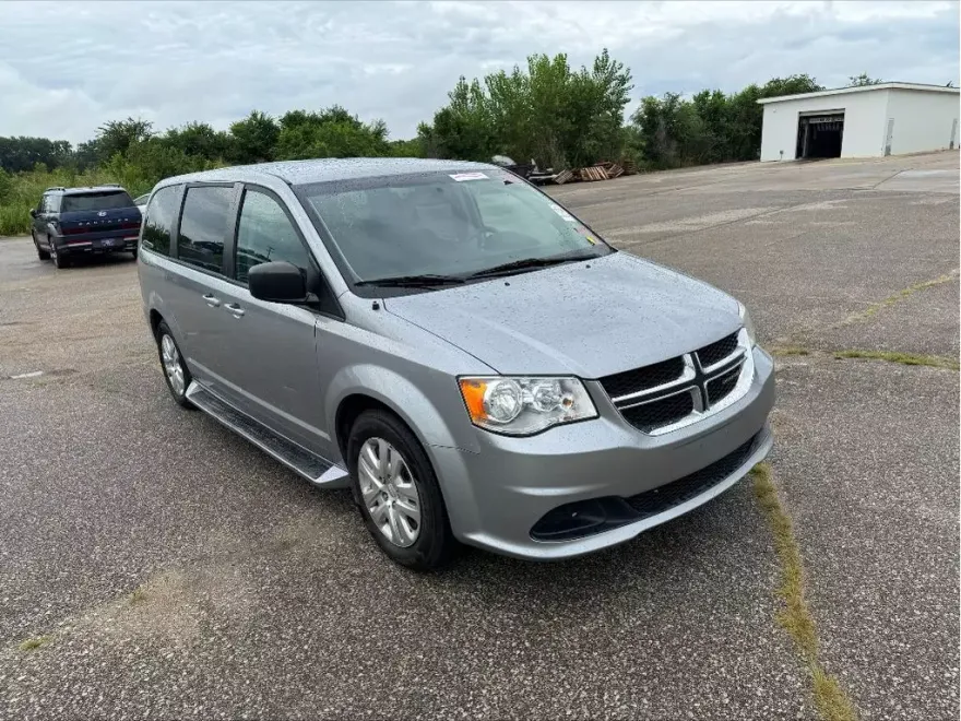 2018 Dodge Grand Caravan SE photo 1
