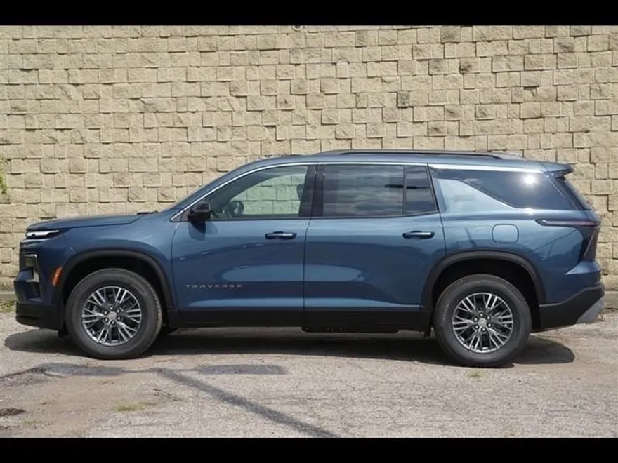 2026 Chevrolet Traverse photo 1