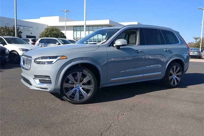 2025 Volvo XC90 photo 1