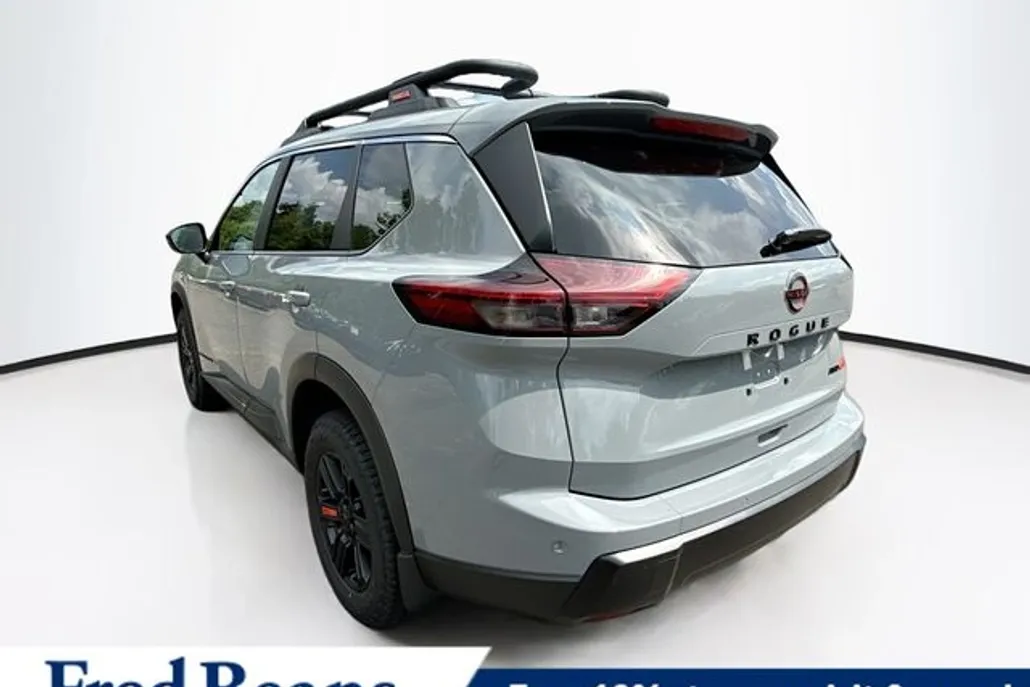2026 Nissan Rogue SV photo 1