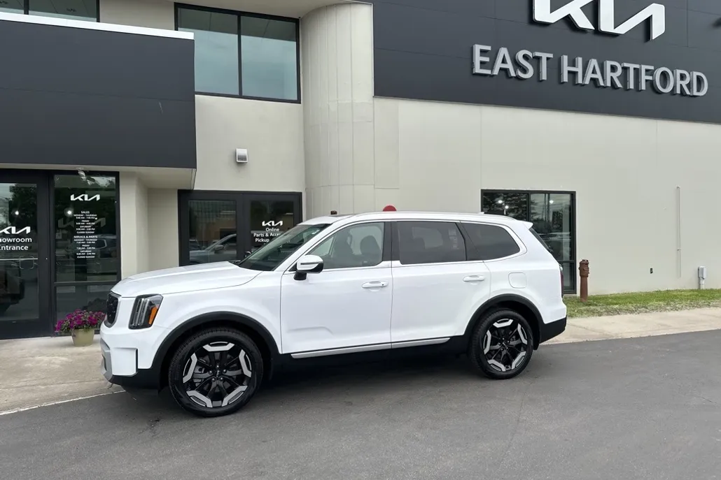 2025 Kia Telluride EX photo 1
