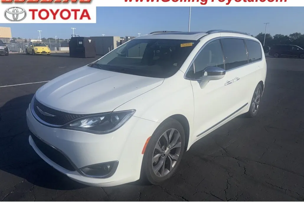 2018 Chrysler Pacifica Limited photo 1