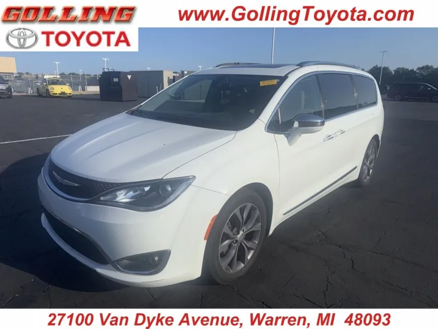 2018 Chrysler Pacifica Limited photo 1