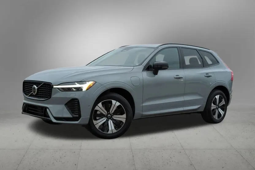 2025 Volvo XC60 Hybrid T8 Plus photo 1
