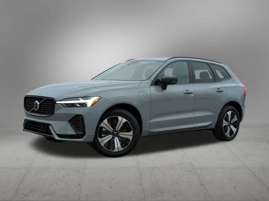 2025 Volvo XC60 Hybrid T8 Plus photo 1
