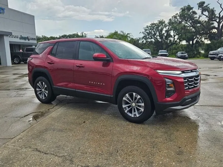 2026 Chevrolet Equinox LT photo 1