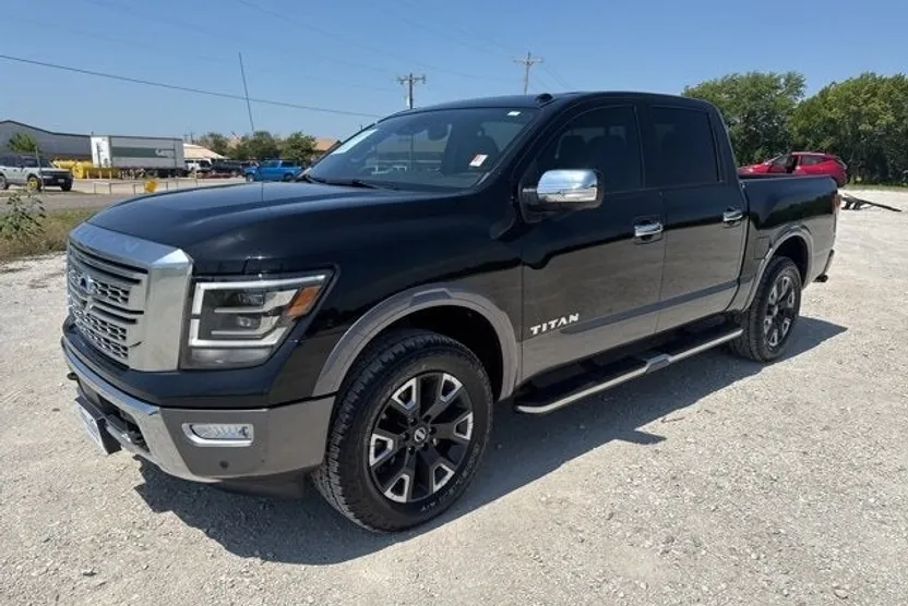 2021 Nissan Titan Platinum Reserve photo 1