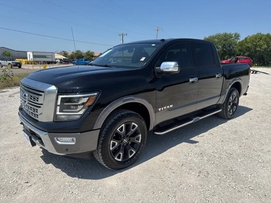 2021 Nissan Titan Platinum Reserve photo 1