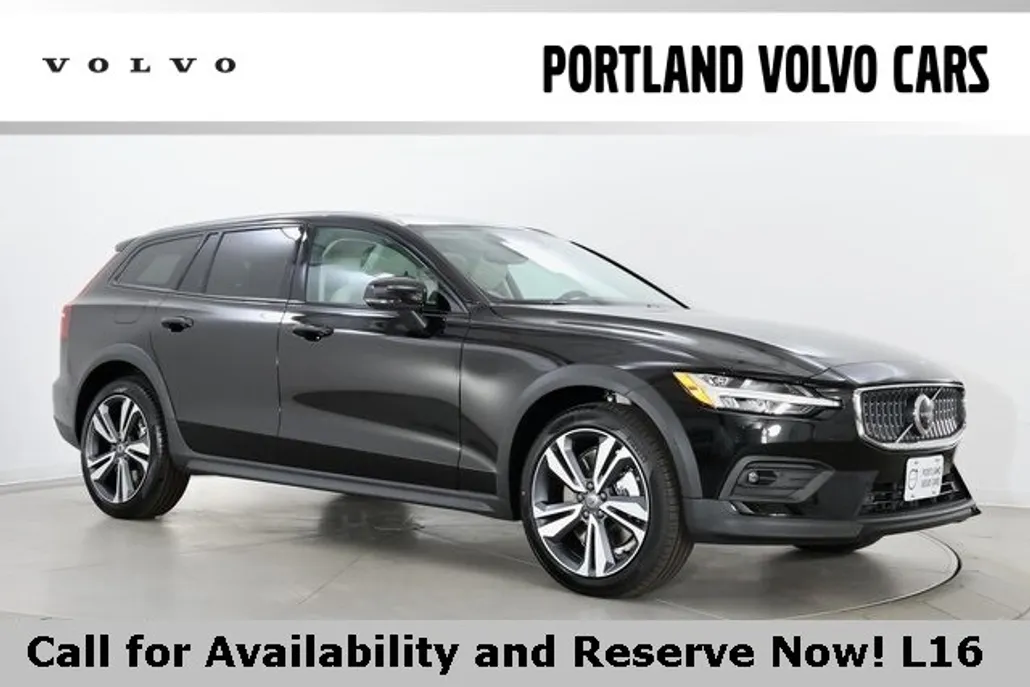 2026 Volvo V60 Cross Country B5 Plus photo 1