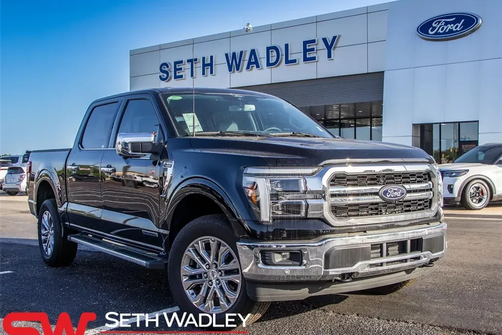 2025 Ford F-150 Lariat photo 1