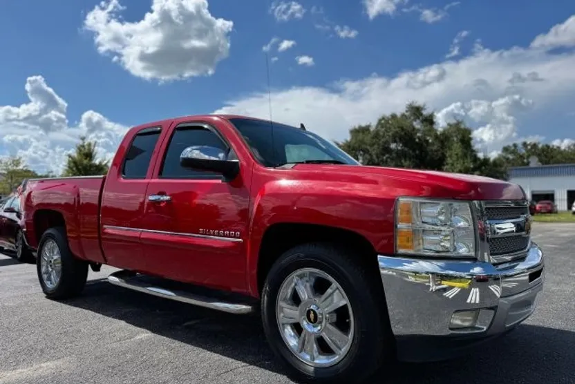 2013 Chevrolet Silverado 1500 LT photo 1