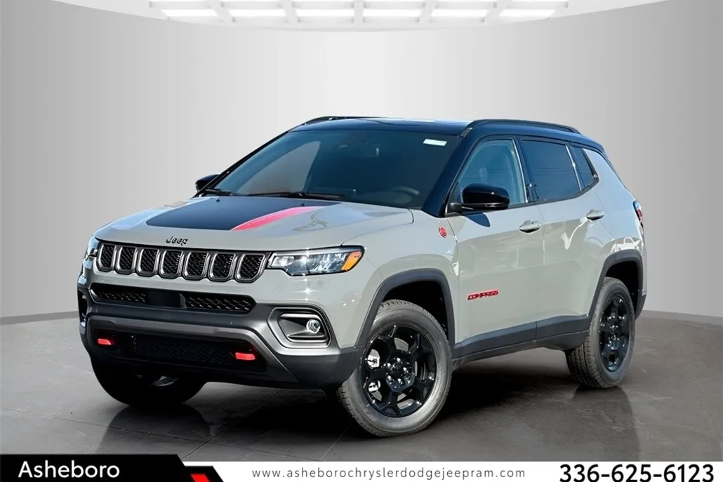 2024 Jeep Compass Trailhawk photo 1