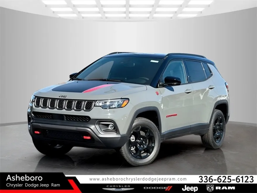 2024 Jeep Compass Trailhawk photo 1