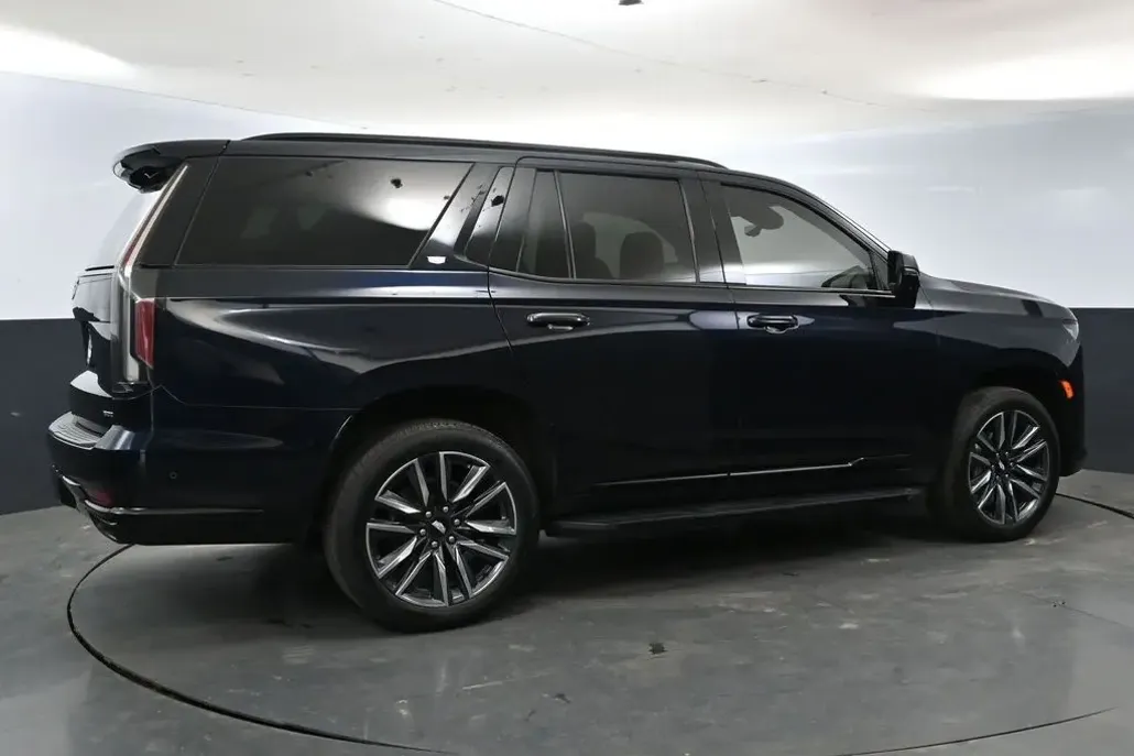 2023 Cadillac Escalade Sport photo 1
