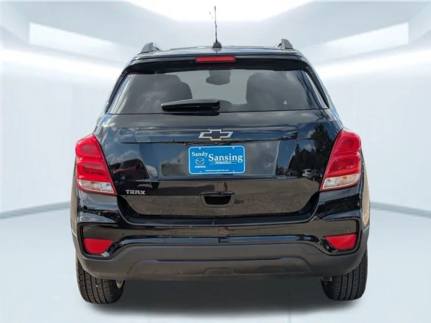 2021 Chevrolet Trax LT photo 1