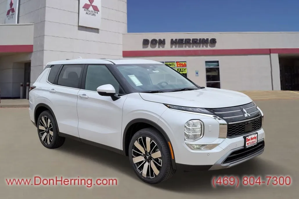 2025 Mitsubishi Outlander SE photo 1