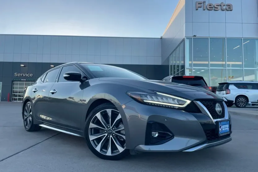 2023 Nissan Maxima Platinum photo 1