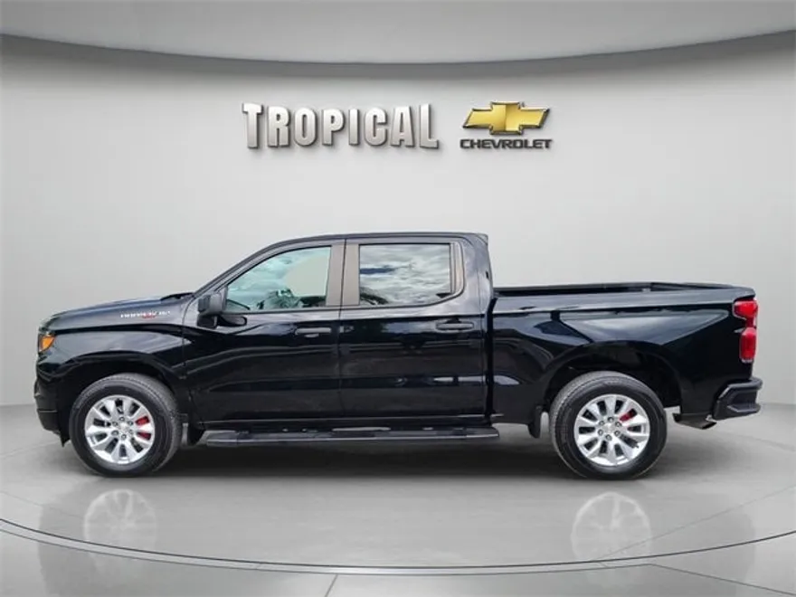 2023 Chevrolet Silverado 1500 Custom photo 1