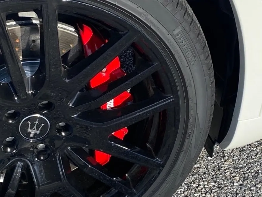 2024 Maserati Levante Modena photo 13