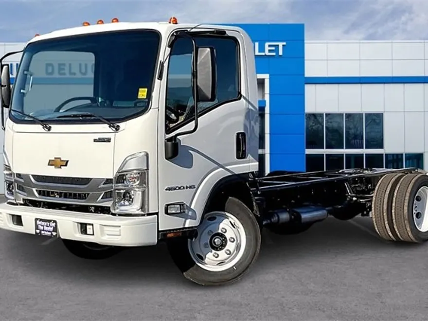 2024 Chevrolet Silverado 4500HD Base photo 1