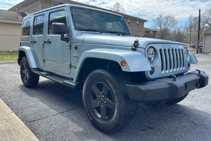 2012 Jeep Wrangler Unlimited Arctic photo 1