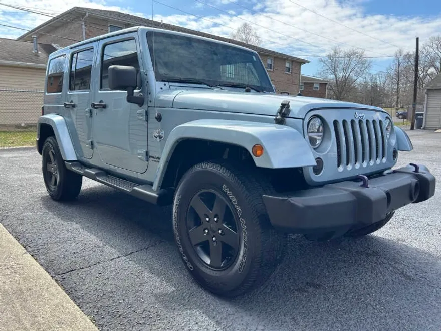 2012 Jeep Wrangler Unlimited Arctic photo 1