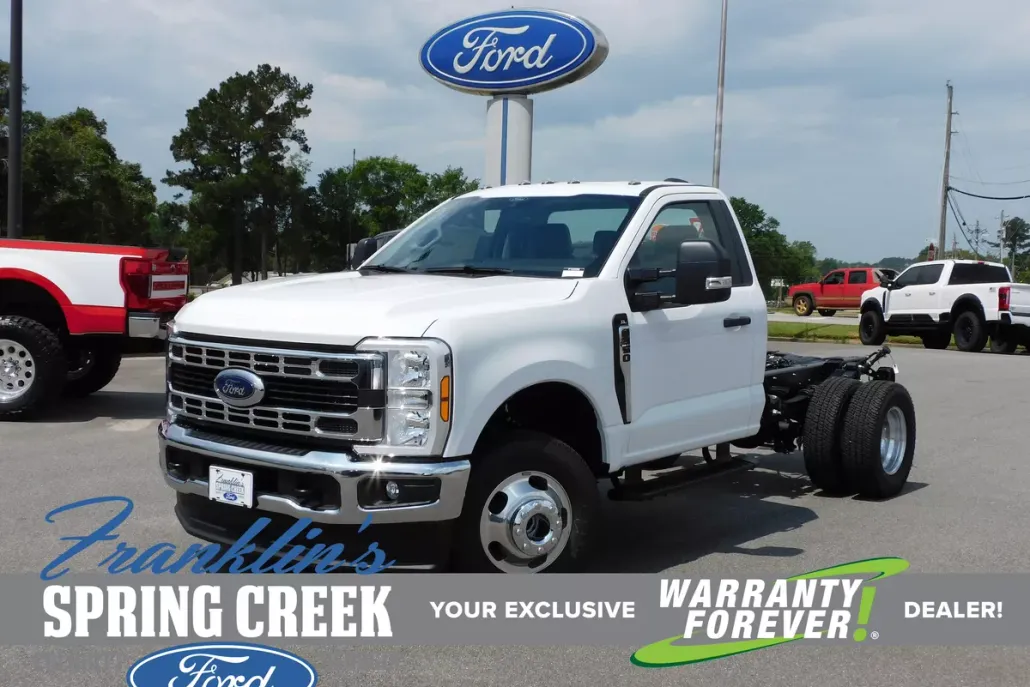 2025 Ford F-350 photo 1
