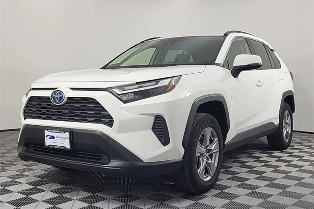 2022 Toyota RAV4 Hybrid XLE photo 1