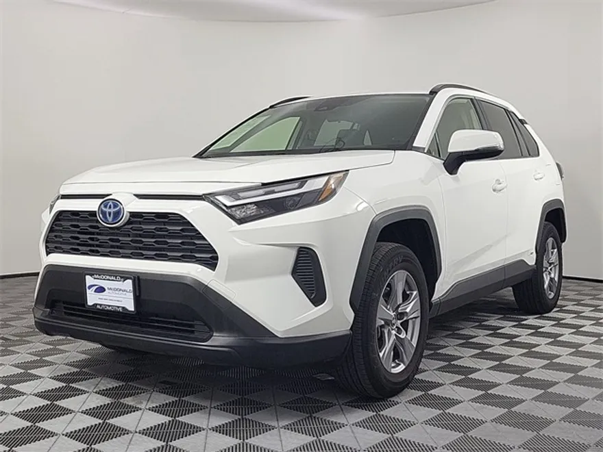 2022 Toyota RAV4 Hybrid XLE photo 1