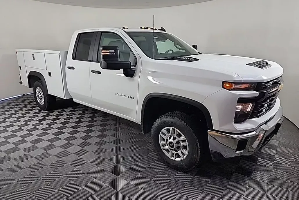 2025 Chevrolet Silverado 2500HD photo 1