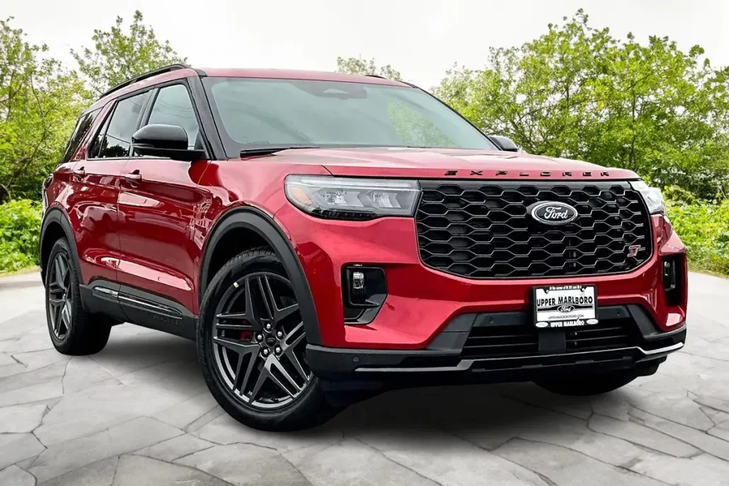 2025 Ford Explorer ST photo 1