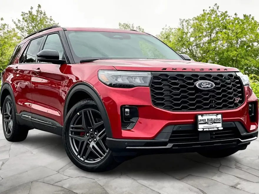 2025 Ford Explorer ST photo 1