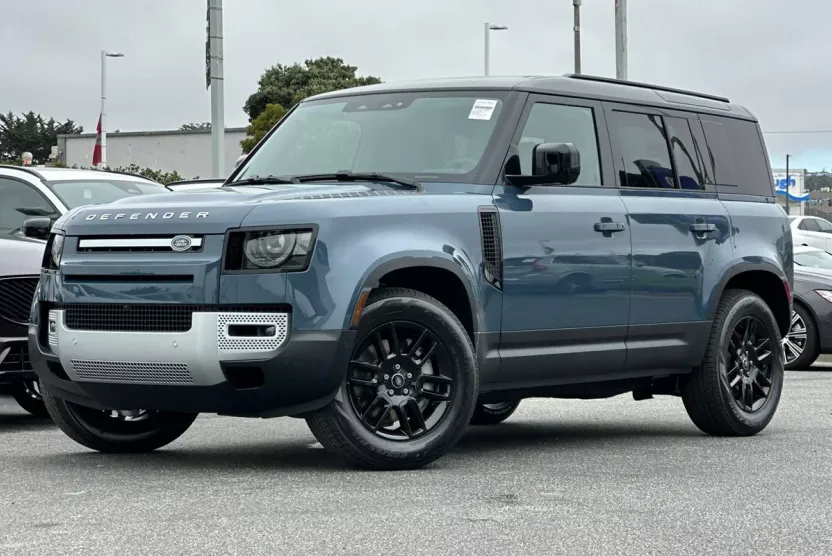 2025 Land Rover Defender 110 S photo 1