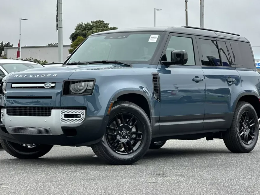 2025 Land Rover Defender 110 S photo 1