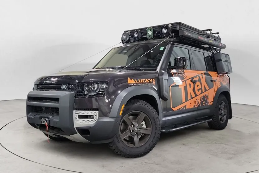 2023 Land Rover Defender 110 S photo 1