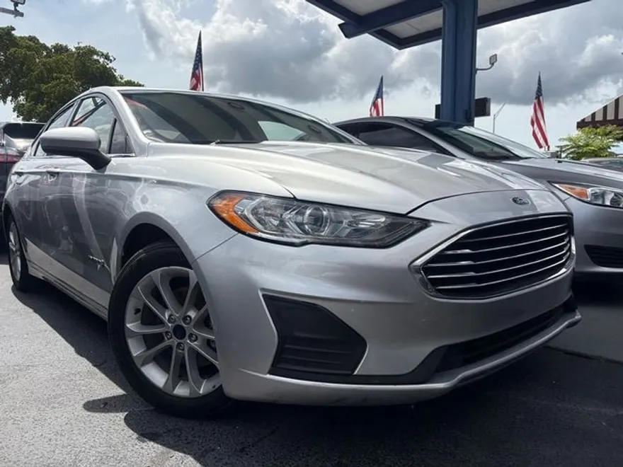 2019 Ford Fusion Hybrid SE photo 1