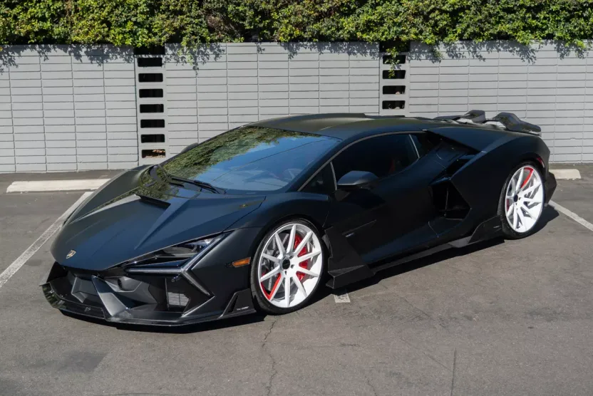 2024 Lamborghini Revuelto photo 1